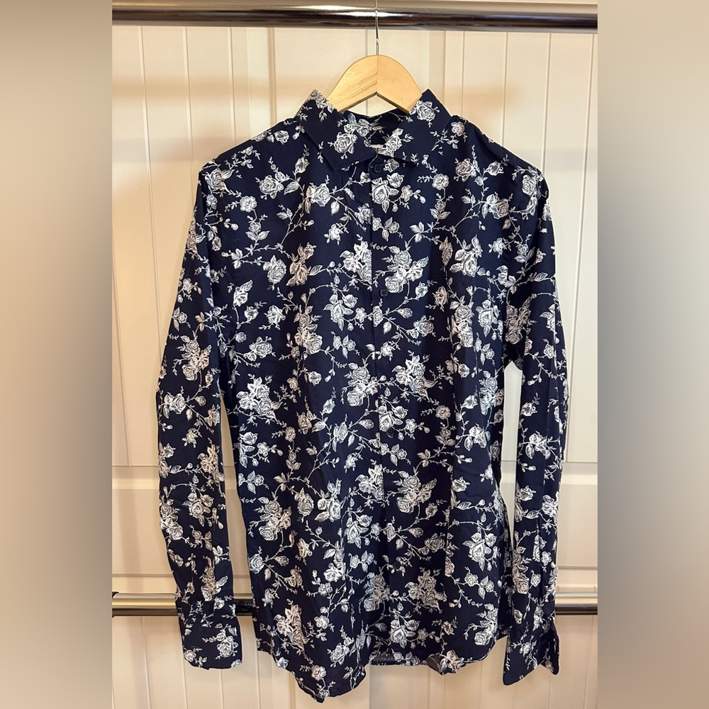 Express extra slim dress shirt. Size L, 16-16.5. Excellent conditions.
